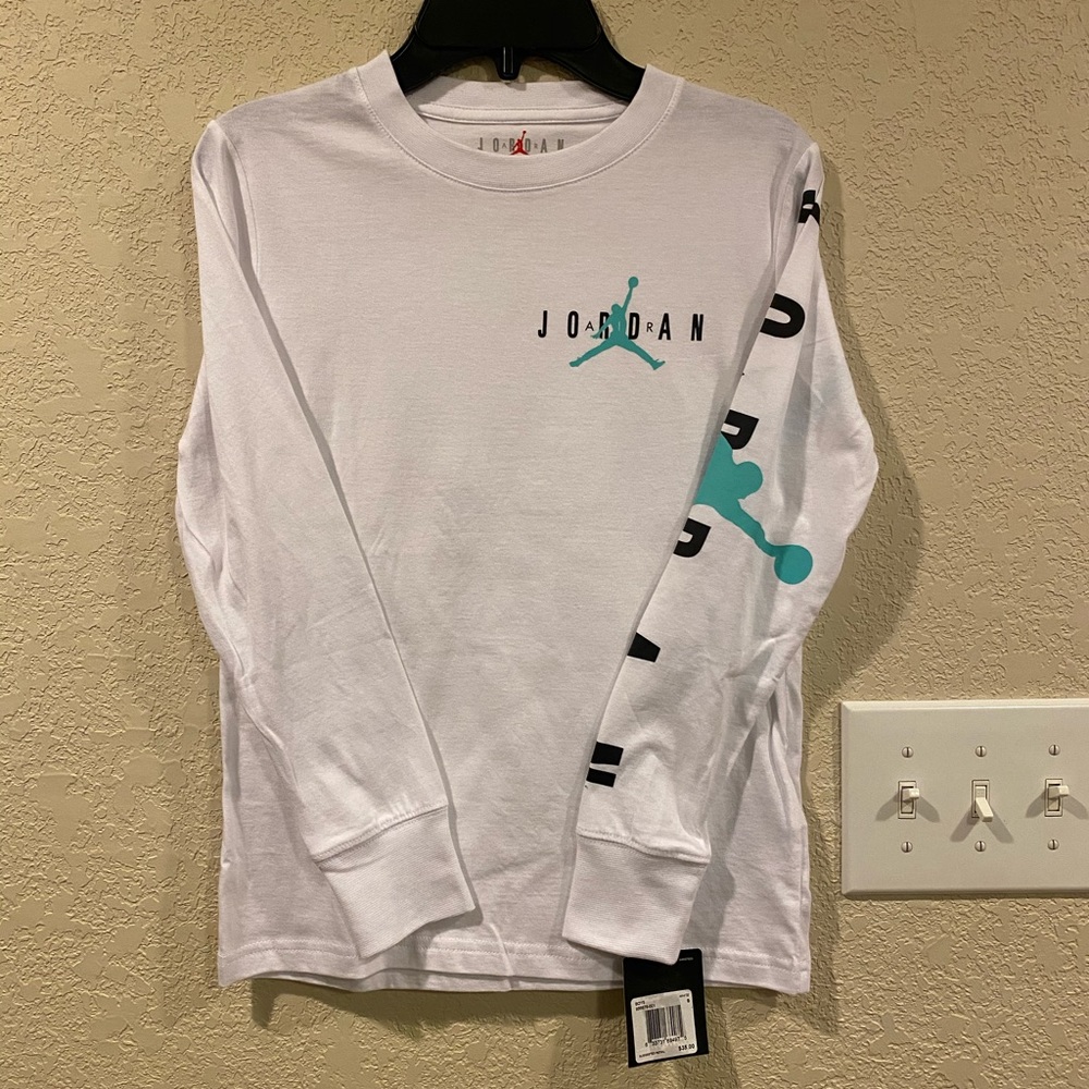 Kids Air Jordan Long Sleeve Tee ✔️